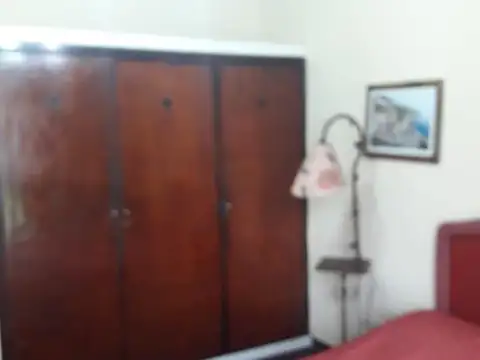 Regina Pacini de Alvear al 700 entre entre Elvira y Av Maria