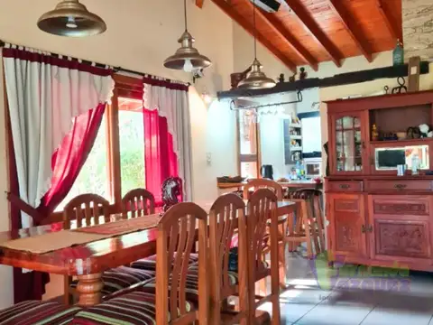 Casa 8 ambientes con 3 baños
