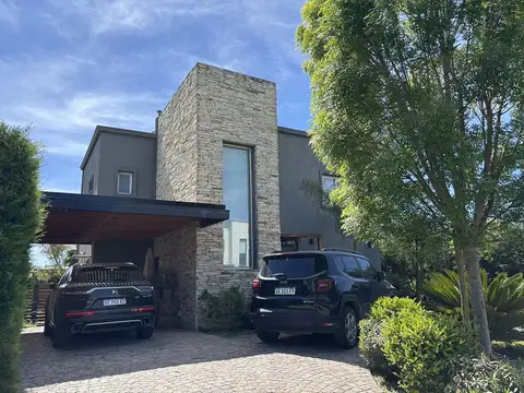 Casa en venta en Barrio Los Arces, La Cañada de Pilar - 4 Ambientes