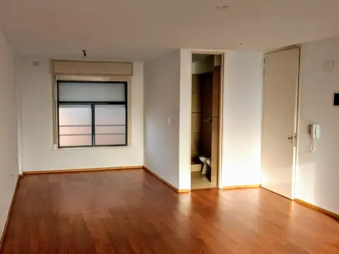 ALQUILER - MONOAMBIENTE C/FRENTE - 42 m2