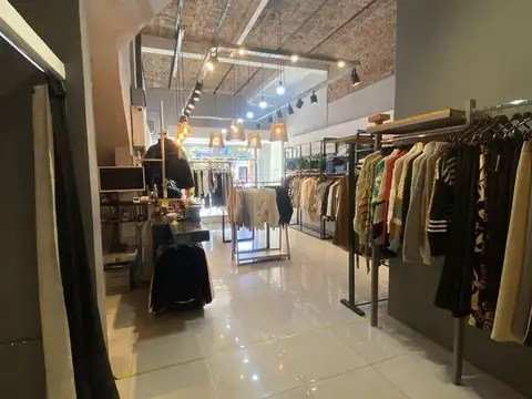 Local en Venta en Monte Castro, USD 330.000