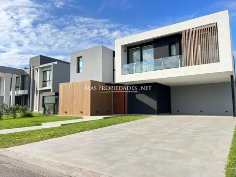 Venta Casa en El Rebenque 4 Dormitorios Canning