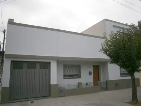 Cordero 1982 - Sarandí (Avellaneda) - Casa 3 amb. más Depto.