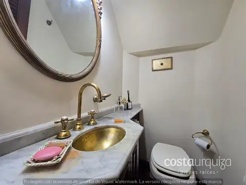 Casa en Venta con 3 cocheras