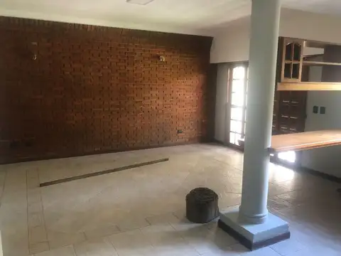 Casa en Venta con 4 cocheras