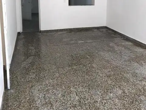 Local en Venta 40 años