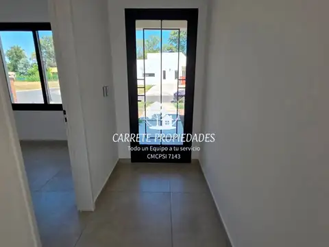 Casa en Venta con 3 cocheras
