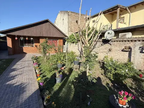 Casa 4 ambientes con 1 baño