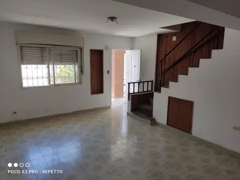 VENDO CASA DOS DORMITORIOS EXCELENTE UBICACION