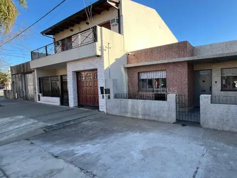 Casa en venta de 2 dormitorios en Azcuénaga