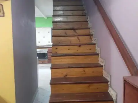 Casa 5 ambientes con 2 baños