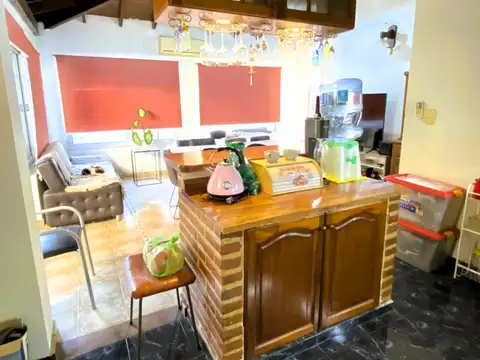 Muy buena casa en 1 planta con 2 dormitorios. APTA CREDITO!