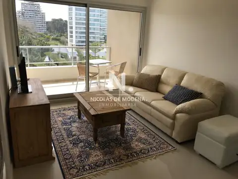 Apartamento en torre Moon de 2 dormitorios. Punta del este
