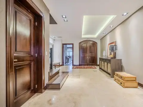 Casa 7 ambientes con 7 baños