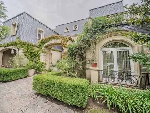 Casa de 7 ambientes en  El Yacht  de Nordelta