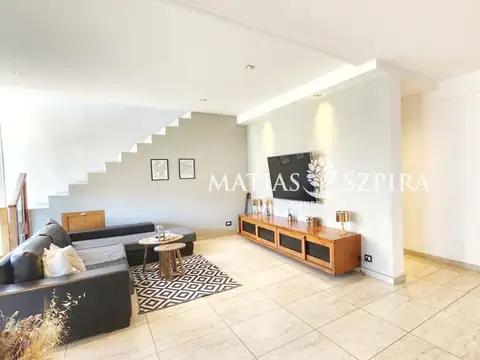 Casa 5 ambientes con 4 baños