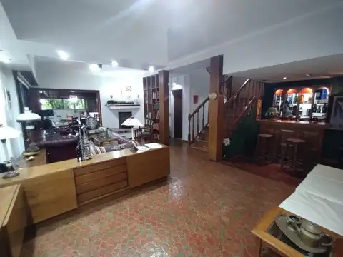 Casa 5 ambientes con 2 baños