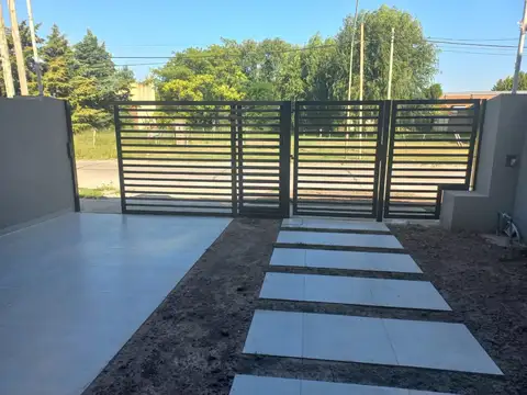 Casa 4 ambientes con 3 baños