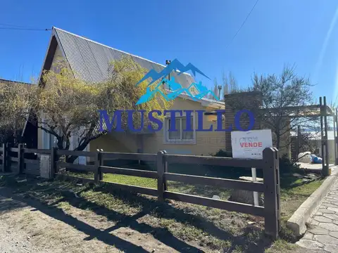 Casa en Venta con 2 cocheras