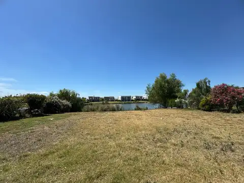 Terreno en Venta de 841,0 m2