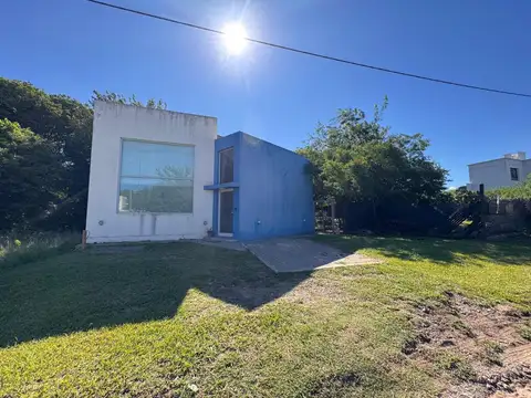 CASA  EN VENTA 1000 MTS DE TERRENO CON PILETA