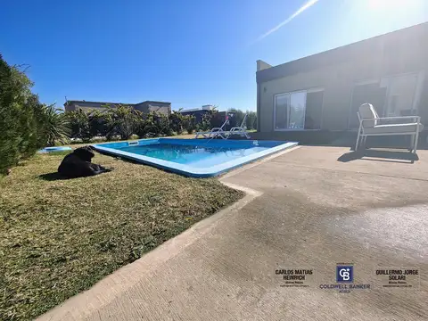 Casa en Venta con 4 cocheras