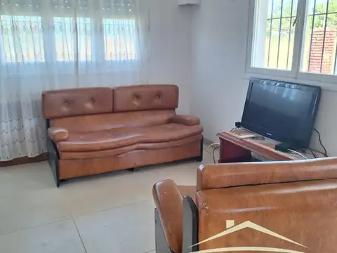 Casa 2 ambientes con 1 baño