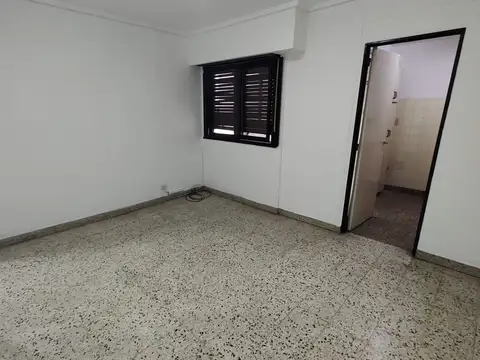 Av Galicia 700, Piso 4