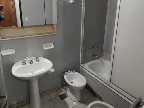 ALQUILER! MUY BUEN DEPTO 2 AMB EN PLENO CENTRO COMERCIAL!