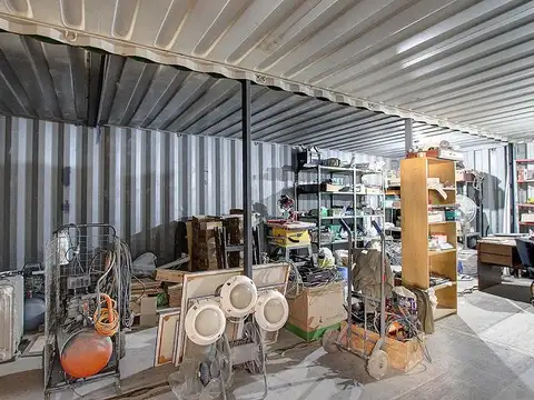 Excelente deposito en alquiler en General Rodriguez de 1500 m2 cub,10 mts de altura. Nucelo oficinas