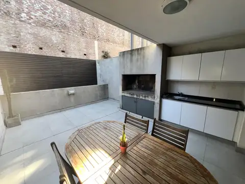 Casa en Venta con 4 cocheras