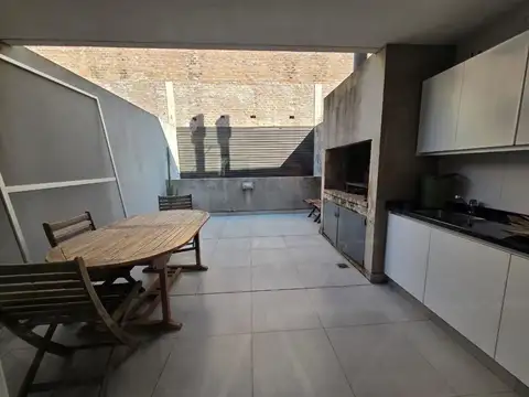 Vendo increible triplex vista al rio tipo barrio privado