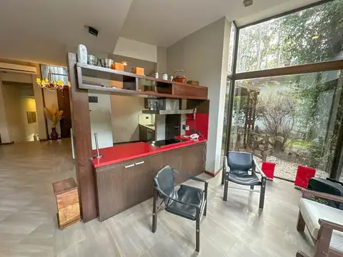 Venta moderna casa Mar de las Pampas 200 mts mar