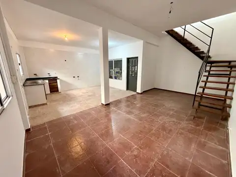 PH Venta- 4 amb con patio y garaje-  Villa  Ballester