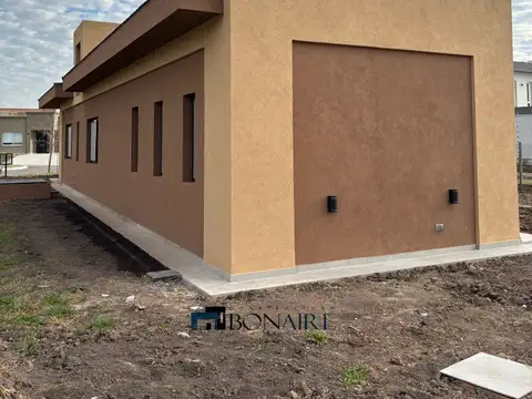 Casa en Venta en Tristan Suarez, USD 250.000