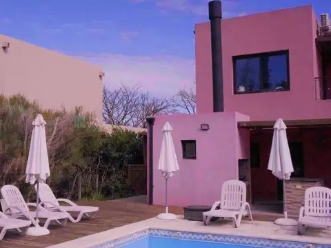 Casa 5 ambientes con 4 baños