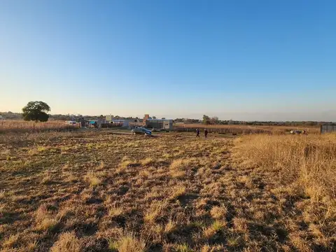 SE VENDE LOTE  DE 300 EN LOMAS DE ANISACATE