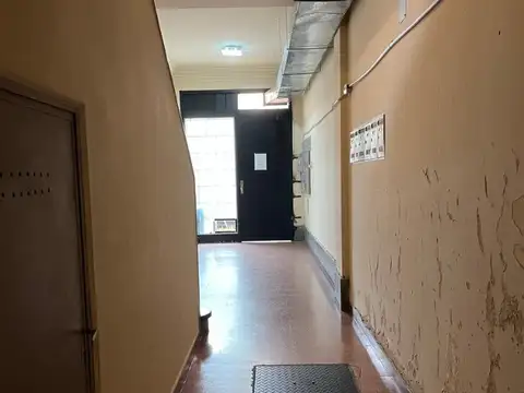 Caracas 2400, Piso PB