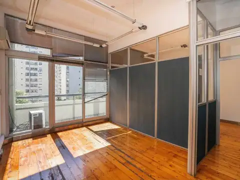 Oficina en Alquiler con 2 cocheras