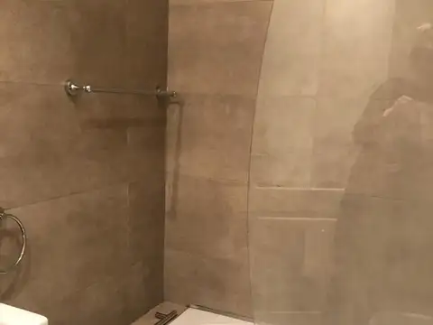 Departamento con balcon en alquiler- Villa Luzuriaga