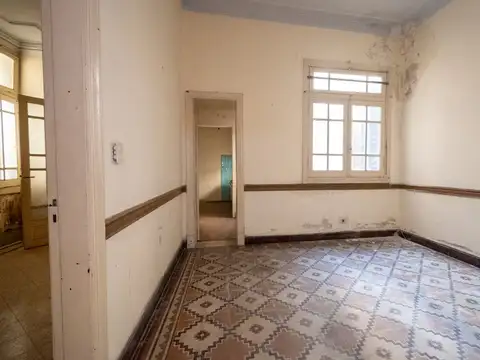 Planta baja  de 4 dormitorios en el centro