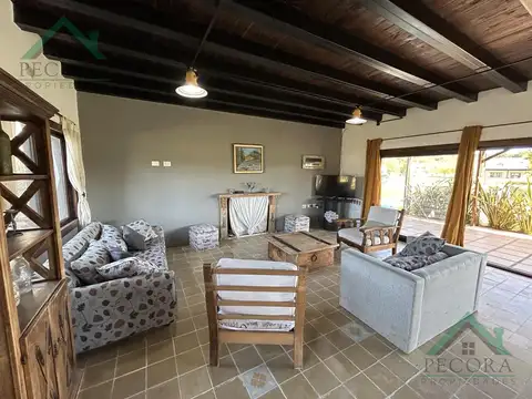 Casa en Venta con 2 cocheras