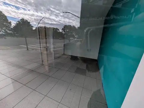 Local en Alquiler en Retiro, USD 8.000