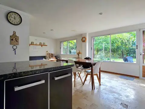 Casa 5 ambientes con 2 baños