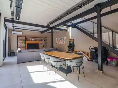 Depto Tipo Casa 4 ambientes con 2 baños