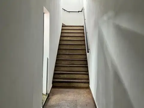 Muy Buen Local   PH 3 amb en Lote Propio