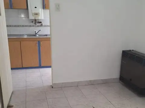 Depto Tipo Casa en Alquiler en Quilmes Oeste, $ 450.000