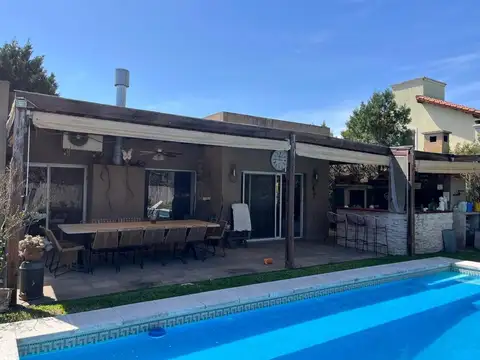 Casa 3 dormitorios pileta quincho, Acacias Blancas