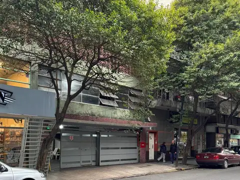 Cochera cubierta en Flores – Venta