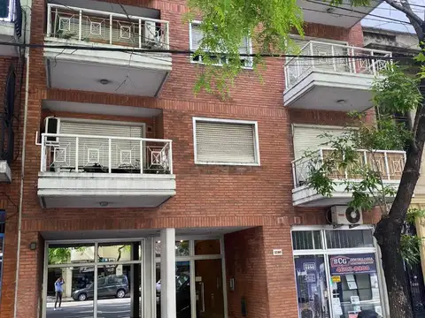 VENTA DE DEPARTAMENTO 3 AMBIENTES ULTIMO PISO BALCON TERRAZA, 2 COCHERAS